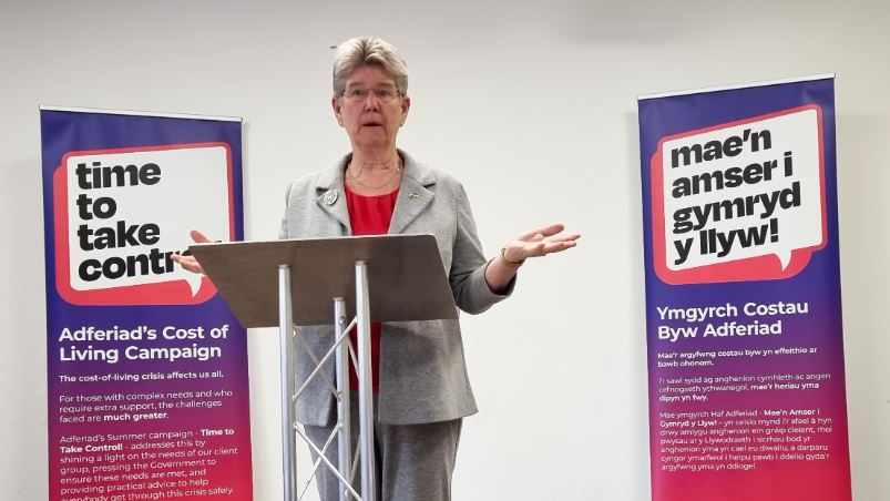 Gweinidog Llywodraeth Cymru’n Cefnogi Ymgyrch Costau Byw Adferiad